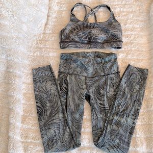 LULULEMON work out bra and pant set